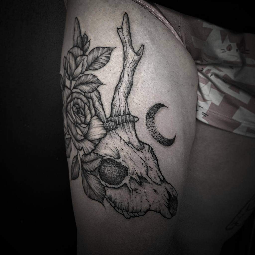 thigh deer skull tattoo anastasia.bourne_tattoo