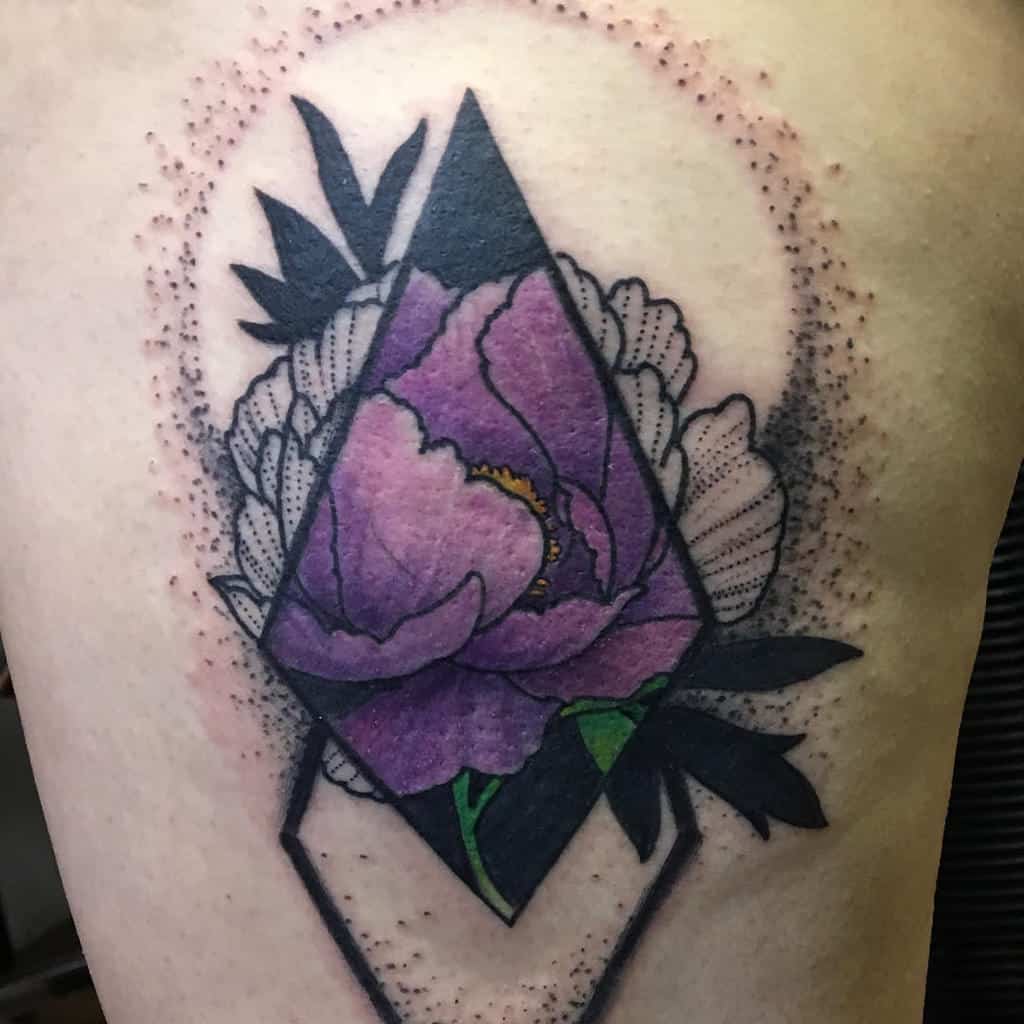 thigh geometric flower tattoo derekdeline.tattoo