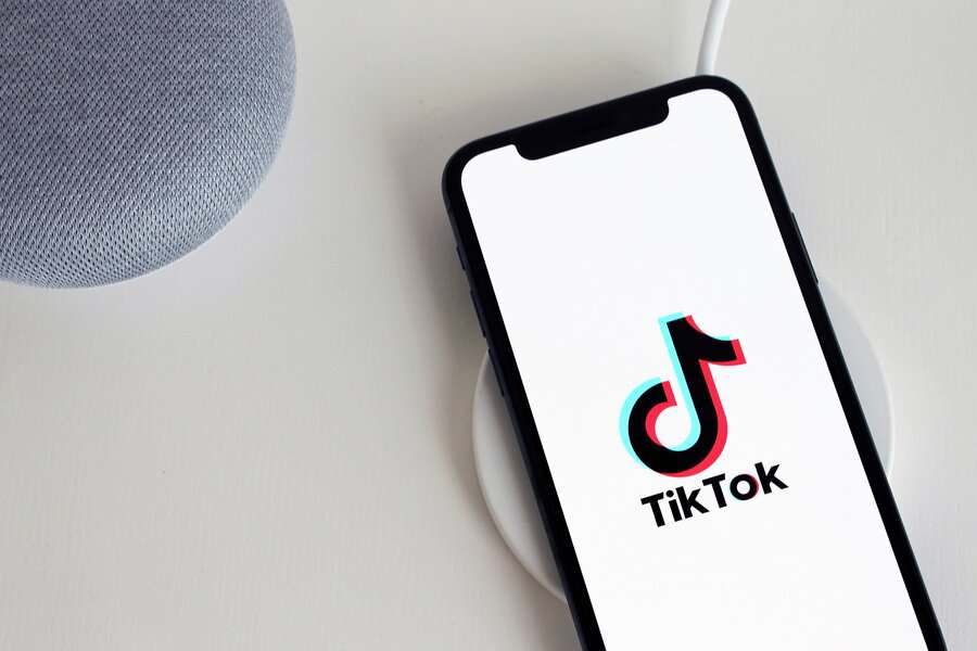 QR Codes and TikTok: Fast Links for Men Who Build and Create