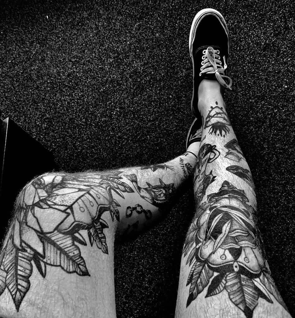 traditional-bold-black-work-leg-sleeve-tattoo-adriano_grangeia