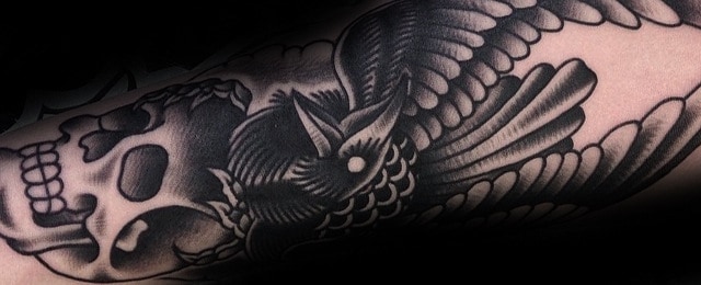 40 Traditional Crow Tattoo Designs For Men – Old School Bird Ideas