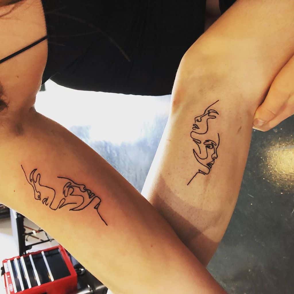 35 Matching Best Friend Tattoos to Celebrate Your Bond