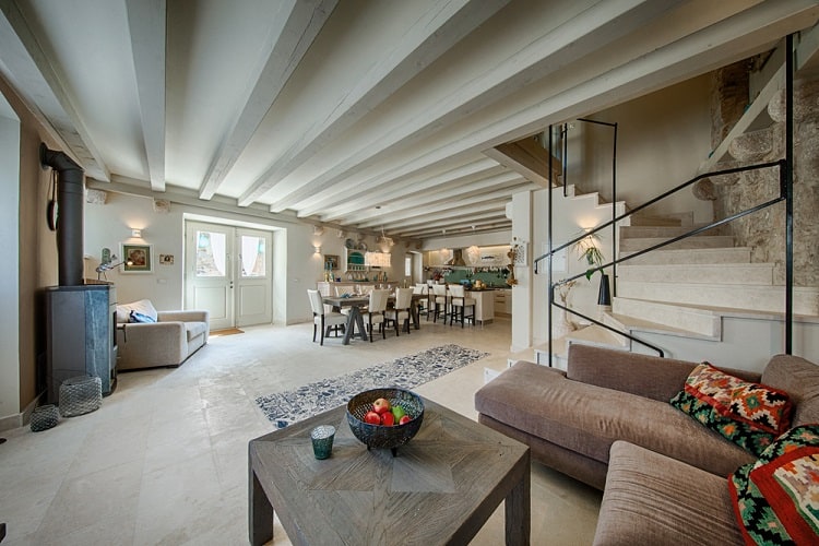 traditional modern design beam ceiling open plan kitchen dining room