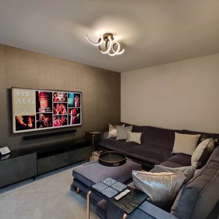 traditional tv room ideas thedipshome