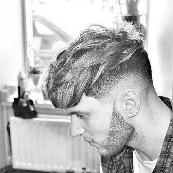 Trendy Guys Short Hairstyle For Wavy Hair