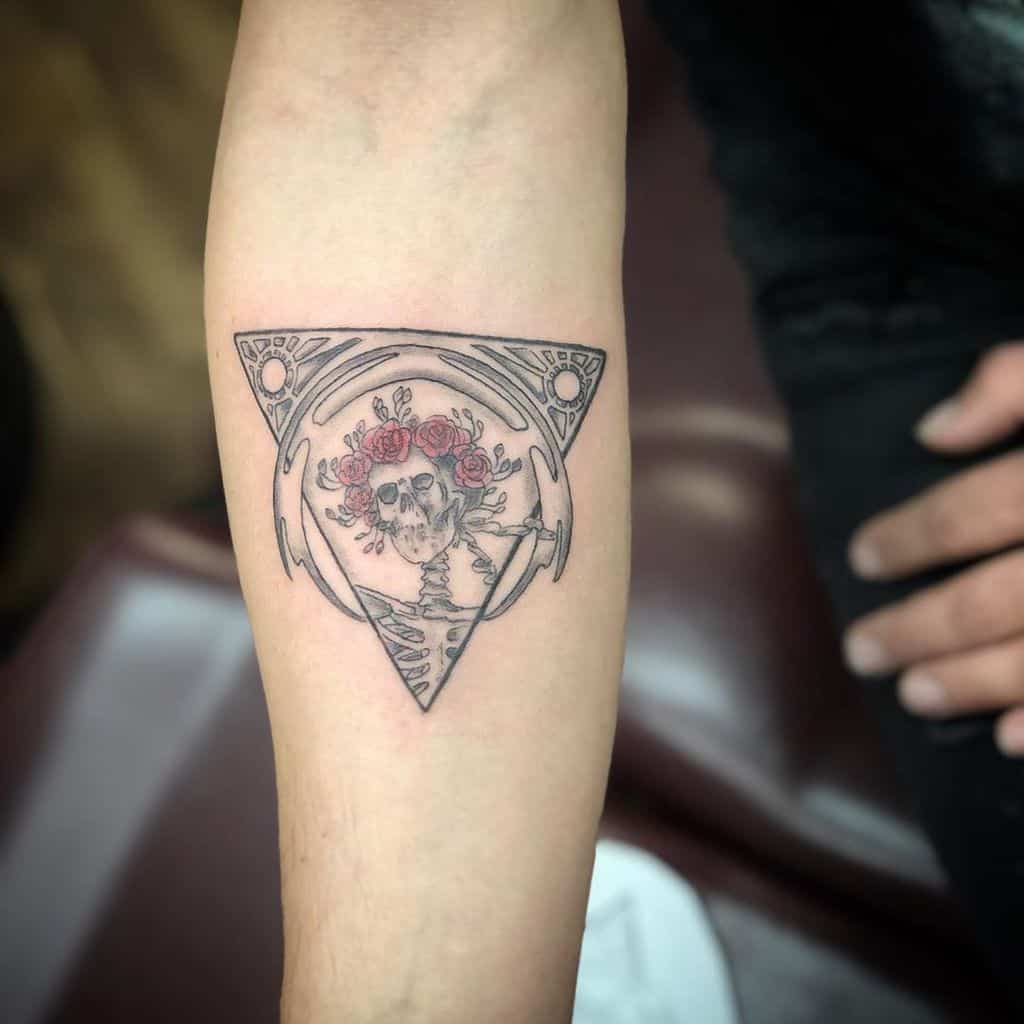 triangle-rose-skull-tattoo-tarahhoran