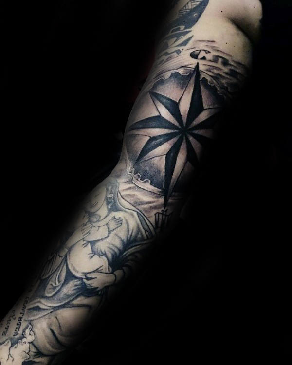 Triceps Nautical Star Tattoo On Gentleman