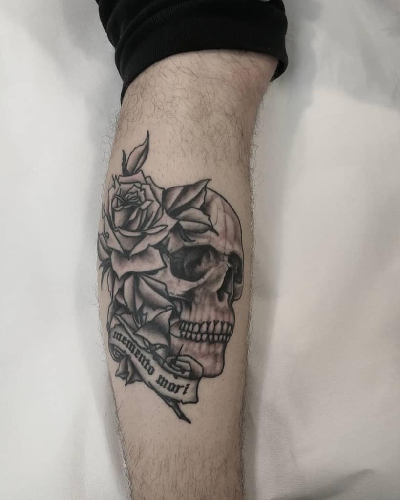 umbria-skull-and-rose-traditional-tattoo-inchiostrotattoostudio