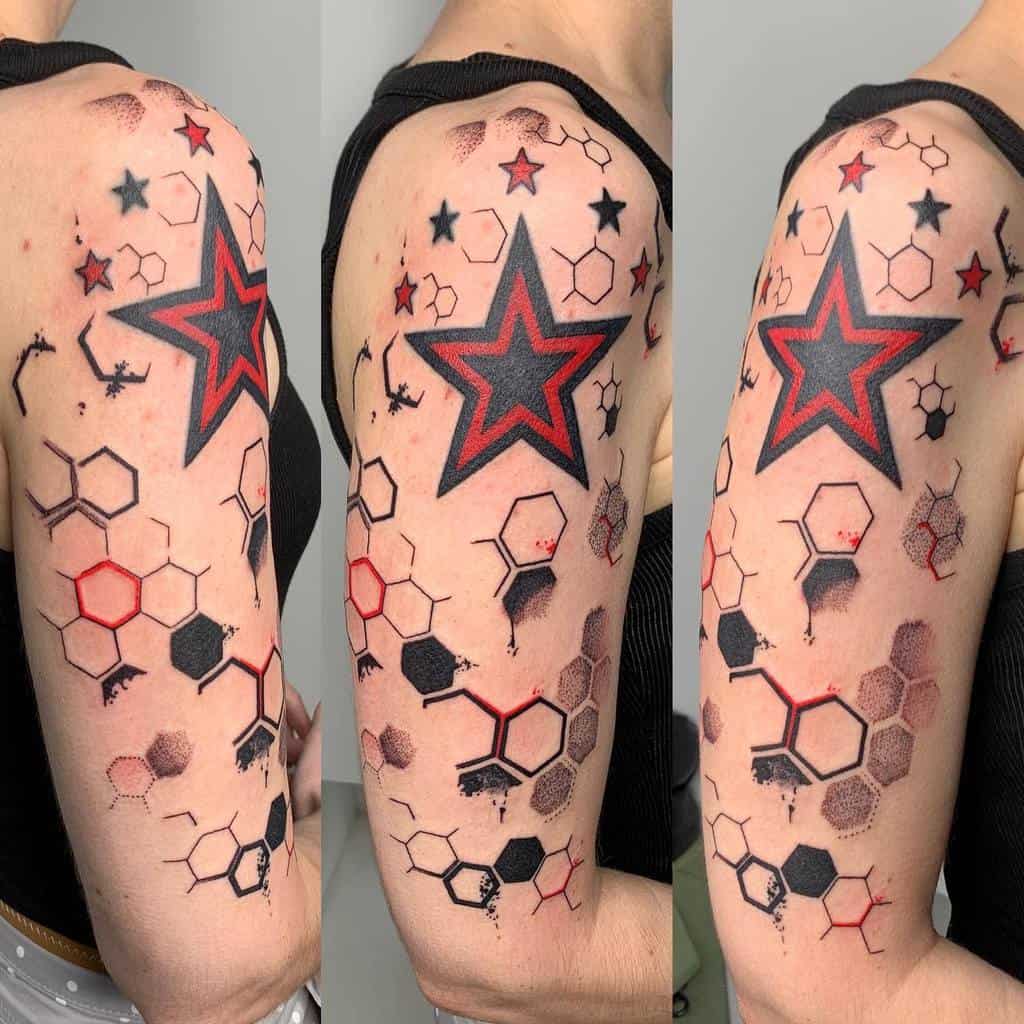 unique upper arm tattoos for women cinti_tattooist