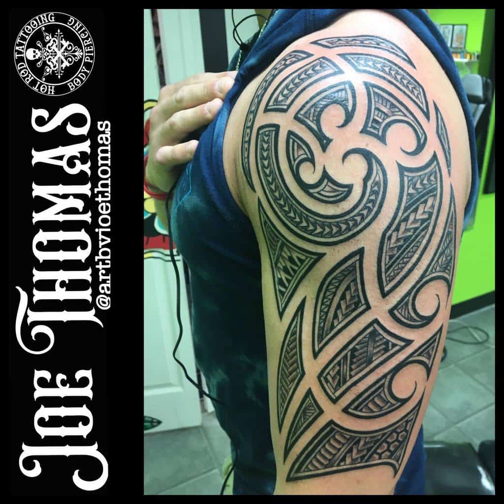 upper arm polynesian tribal tattoo artbyjoethomas