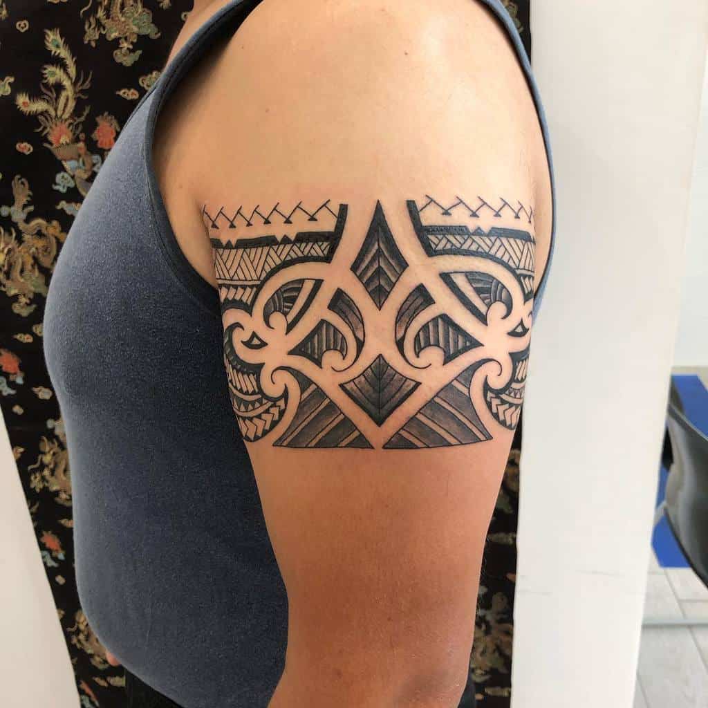 upper arm polynesian tribal tattoo pippotattoo