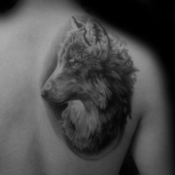 Upper Back Shaded Realistic Wolf Tattoo Ideas For Men