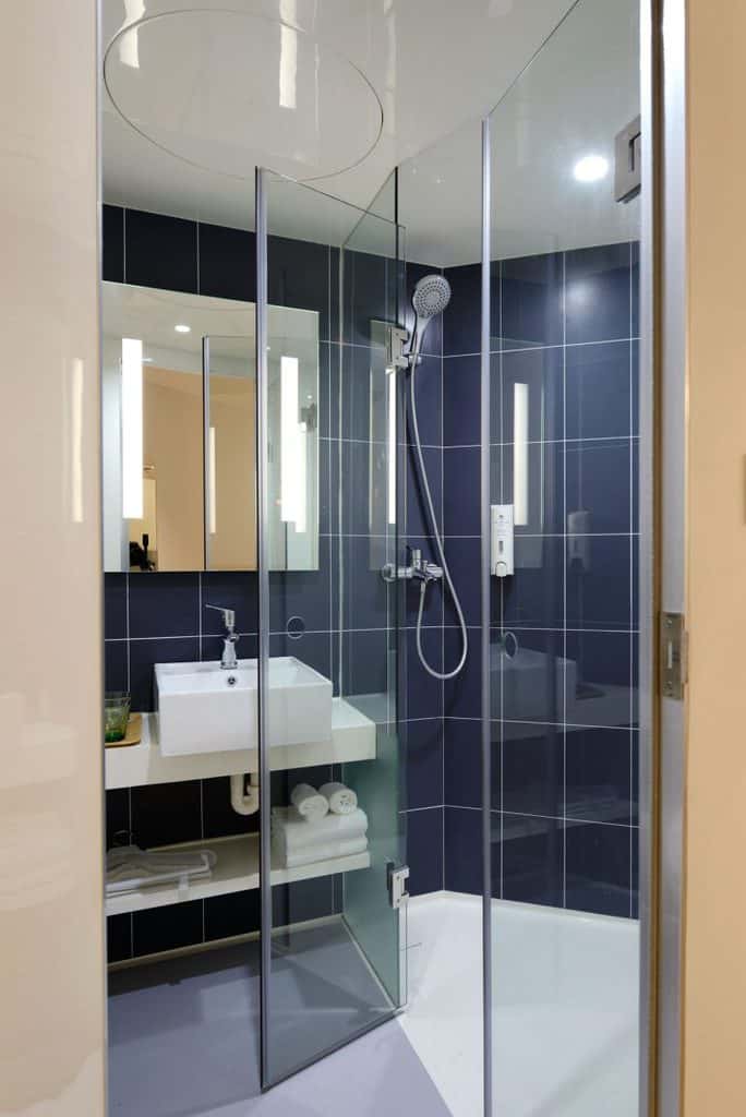 Inventive Storage Solutions to Maximize Your Bathroom Space