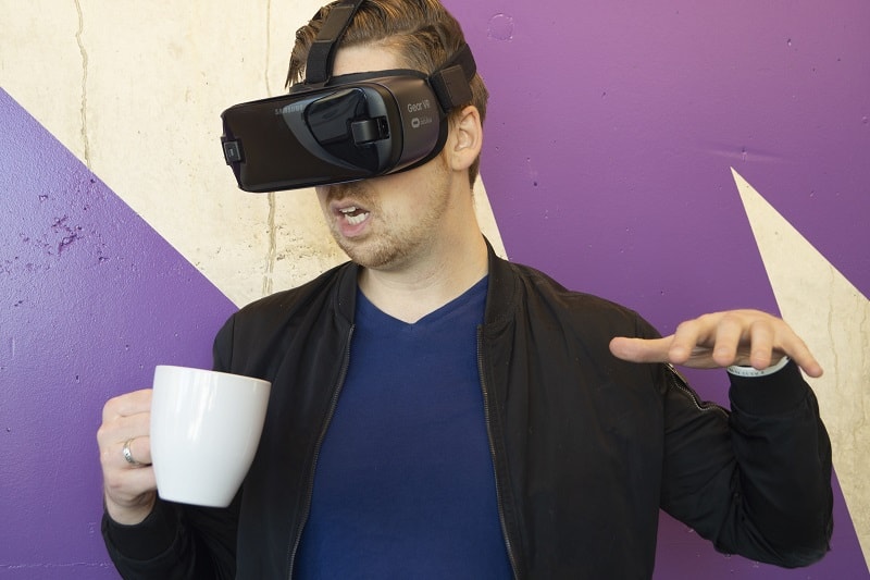 virtual-reality-headset-every-man-cave-needs