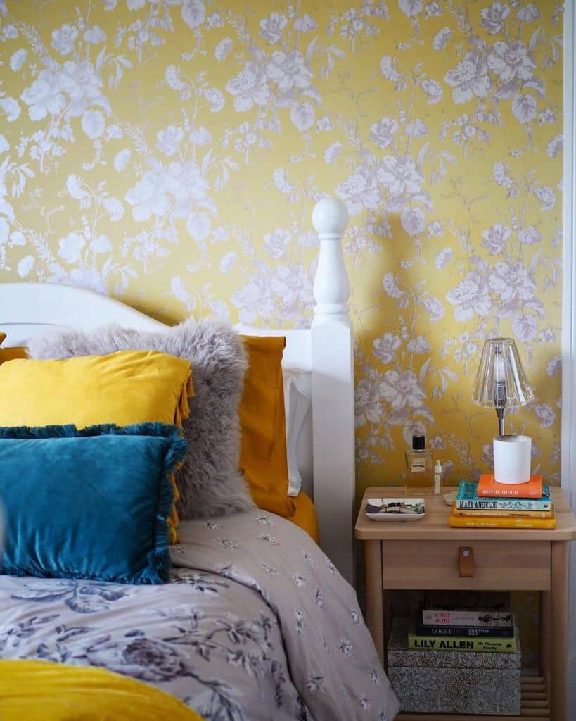 wallpaper yellow bedroom ideas ahouseinheyrod