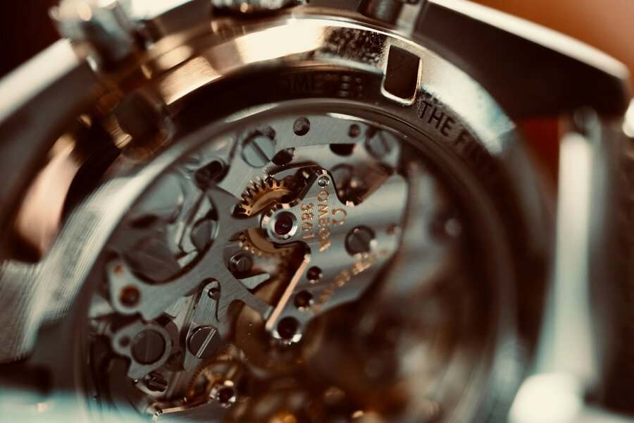 7 Signs Your Luxury Watch Needs a Professional Service