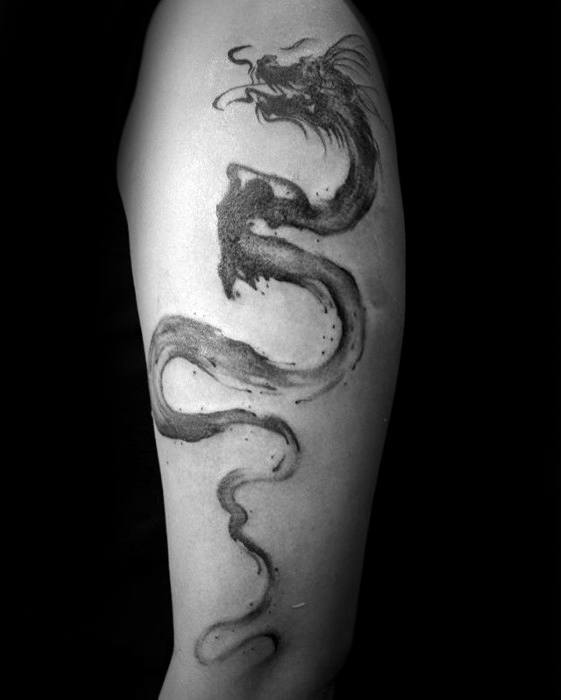 a full body dragon horizontaly in ink art style tattoo minimalist