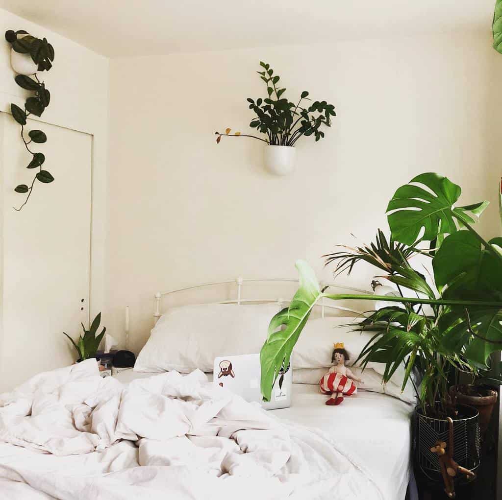 white apartment bedroom ideas brooklynsayrah
