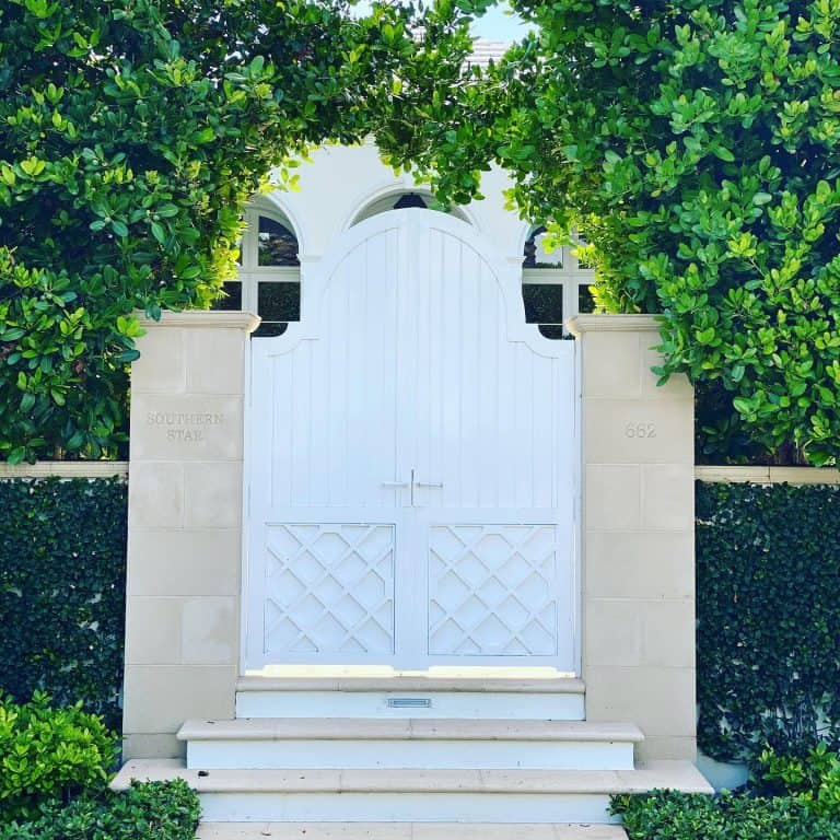 Welcoming and Stylish Garden Gate Design Ideas