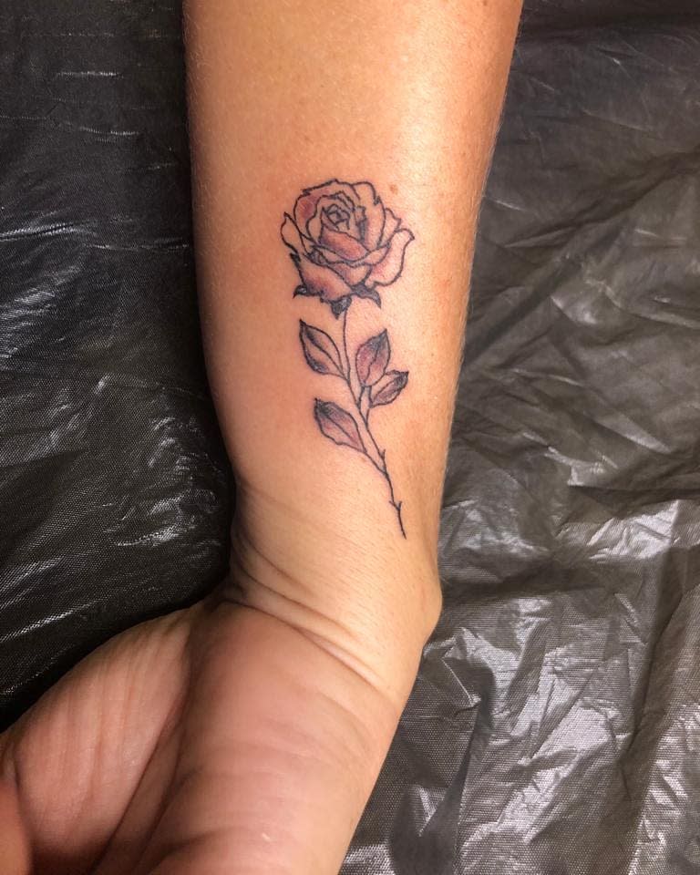 wrist simple rose tattoos inkaio_tattooer