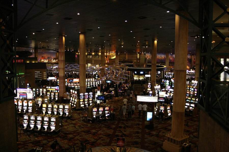 Can Virtual Spaces Ever Capture the Experience of Real-Life Luxury Resorts & Casinos?